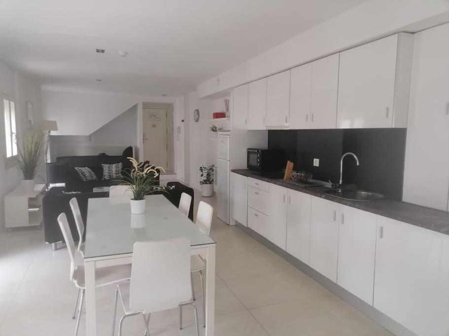 Spacious Loft / Literally At The Foot Of Alhambra Apartment กรานาดา ภายนอก รูปภาพ